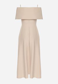 Born2be - Beżowa Sukienka o Rozkloszowanym Kroju na Ramiączkach z Wywijanym Dekoltem Jenathia. Okazja: na wesele, na ślub cywilny, na studniówkę, na imprezę. Kolor: beżowy. Długość rękawa: na ramiączkach #7