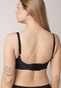 Born2be - Czarny Usztywniany Biustonosz Bezszwowy Bez Fiszbin Pretiona. Kolor: czarny. Materiał: materiał #5