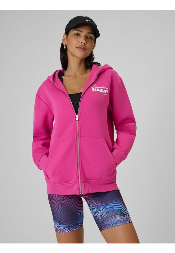 4f - 4F Bluza dresowa regular z kapturem damska - różowa L. Okazja: na co dzień. Typ kołnierza: kaptur. Kolor: różowy. Materiał: dresówka. Wzór: nadruk, gładki. Styl: sportowy, casual