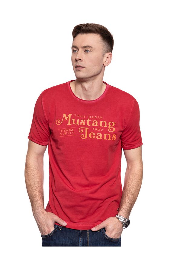 Mustang - MĘSKI T-SHIRT MUSTANG ALEX C PRINT CPD 1009040 7202. Wzór: nadruk