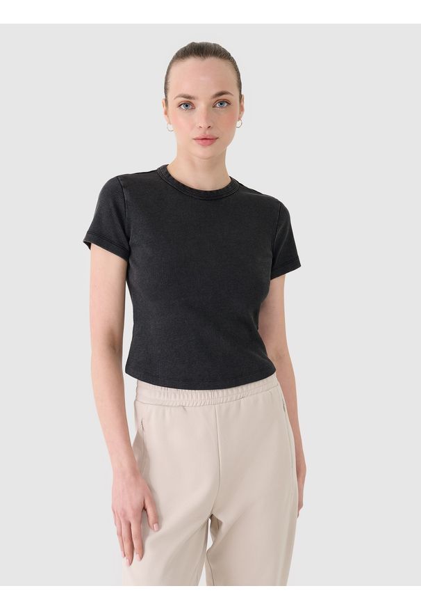 4f - 4F T-shirt slim z prążkowanej dzianiny damski - czarny L. Okazja: na co dzień. Kolor: czarny. Materiał: dzianina, prążkowany. Długość rękawa: krótki rękaw. Długość: krótkie. Wzór: prążki. Styl: klasyczny, sportowy, casual