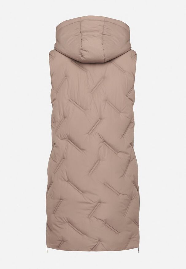 Born2be - Ciemnobeżowa Pikowana Kamizelka z Kapturem i Kieszeniami Esarivie. Okazja: na spacer. Typ kołnierza: kaptur. Kolekcja: plus size. Kolor: beżowy. Materiał: jeans