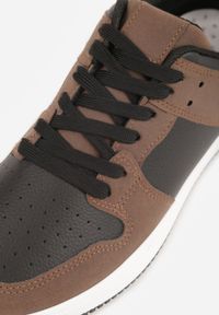 Born2be - Brązowe Sneakersy Ozdobione Perforacją Isselina. Okazja: na spacer, na co dzień. Kolor: brązowy. Wzór: aplikacja. Sport: turystyka piesza #5