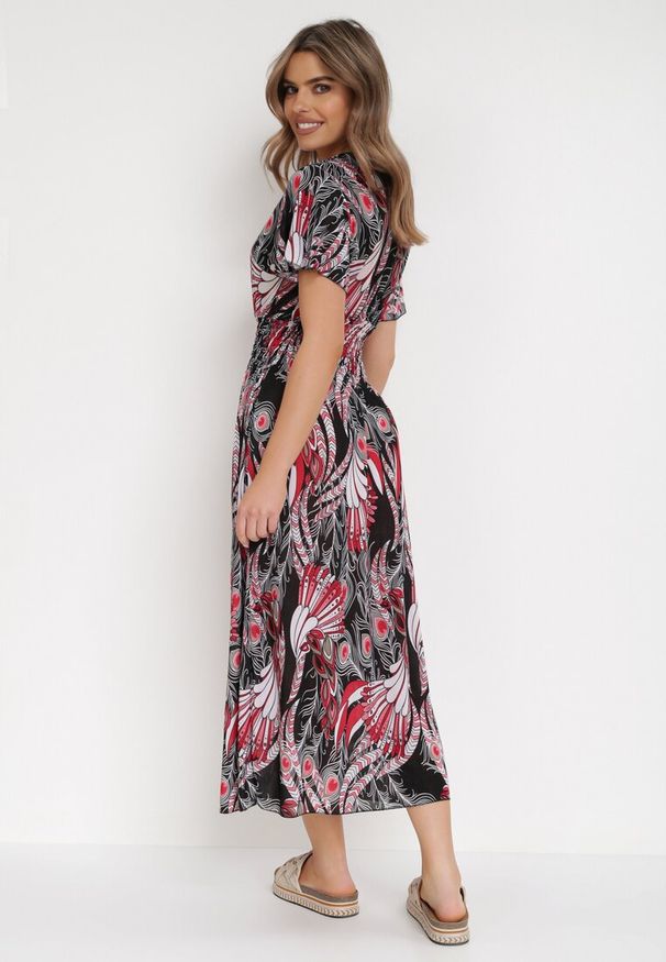 Born2be - Czerwona Sukienka Anastythia. Typ kołnierza: dekolt kopertowy. Kolor: czerwony. Długość rękawa: krótki rękaw. Sezon: lato. Typ sukienki: kopertowe. Długość: midi