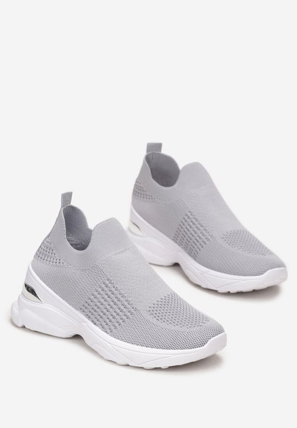 Born2be - Szare Buty Sportowe na Grubej Podeszwie z Elastyczną Cholewką Tyla. Zapięcie: bez zapięcia. Kolor: szary. Szerokość cholewki: normalna. Sezon: lato, wiosna