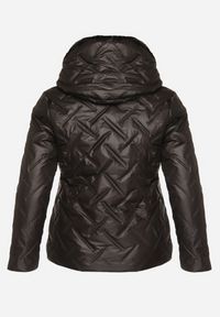 Born2be - Czarna Pikowana Kurtka o Prostym Kroju z Kapturem Avilerie. Okazja: na co dzień. Typ kołnierza: kaptur. Kolekcja: plus size. Kolor: czarny. Materiał: jeans. Styl: casual, elegancki #5