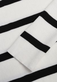 Born2be - Biały Sweter Oversize w Paski z Rękawami Nietoperz Caelania. Kolor: biały. Wzór: paski #8