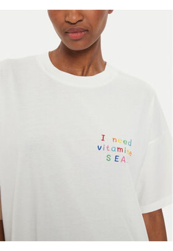 ViCOLO T-Shirt RB0851 Écru Regular Fit. Materiał: bawełna