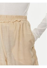 Munthe Szorty materiałowe Ohimo 242140224232 Beżowy Loose Fit. Kolor: beżowy. Materiał: materiał #2