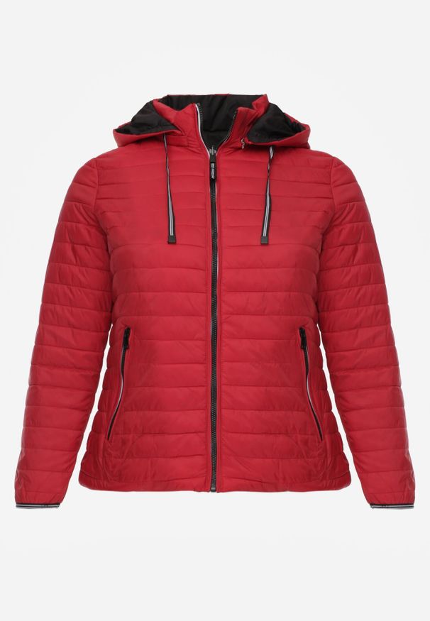 Born2be - Czerwono-Czarna Przejściowa Kurtka Dwustronna z Pikowaniem i Kapturem Azirane. Okazja: na co dzień. Typ kołnierza: kaptur. Kolekcja: plus size. Kolor: czerwony. Materiał: jeans. Styl: casual, elegancki