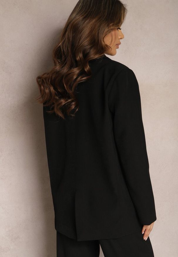 Renee - Czarna Jednorzędowa Marynarka o Pudełkowym Fasonie z Kieszeniami Stilvina. Kolor: czarny