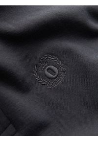 Ombre Clothing - Jednokolorowa koszulka męska polo BASIC z dzianiny pique - grafitowa V3. Okazja: na co dzień. Typ kołnierza: polo. Kolor: szary. Materiał: dzianina. Wzór: haft, aplikacja, jednolity. Styl: sportowy, wizytowy, casual #9