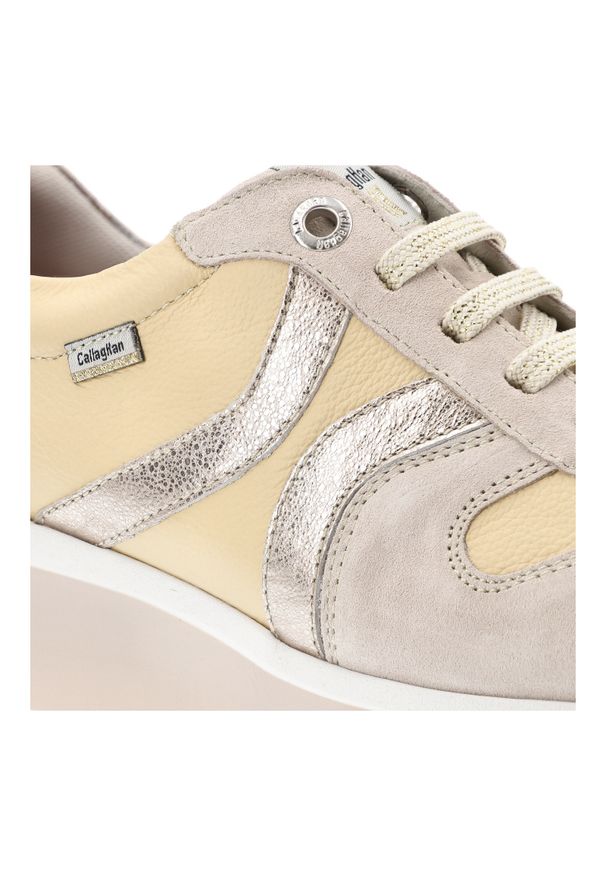 Beżowe Sneakersy Callaghan Modne Obuwie Damskie Na Platformie. Okazja: na co dzień. Kolor: beżowy. Materiał: zamsz, skóra. Obcas: na platformie. Styl: casual