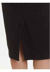 Puma Sukienka codzienna Her 685063 Czarny Regular Fit. Okazja: na co dzień. Kolor: czarny. Materiał: bawełna. Typ sukienki: proste. Styl: casual