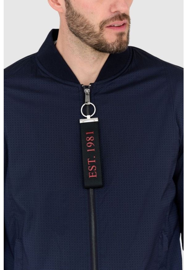 Guess - GUESS Granatowa męska kurtka wiatrówka, Rozmiar XXL. Kolor: niebieski