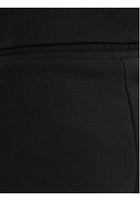 Calvin Klein Jeans Szorty sportowe Embro Badge J20J223418 Czarny Regular Fit. Kolor: czarny. Materiał: bawełna