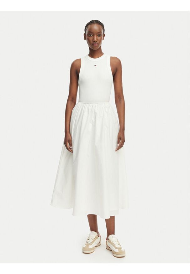 Tommy Jeans Sukienka letnia DW0DW22593 Kremowy Regular Fit. Kolor: kremowy. Materiał: bawełna. Sezon: lato