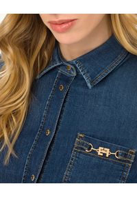 Elisabetta Franchi - ELISABETTA FRANCHI - Jeansowa koszula ze złotymi detalami. Kolor: niebieski. Materiał: jeans. Długość rękawa: długi rękaw. Długość: długie. Wzór: aplikacja. Styl: elegancki #2