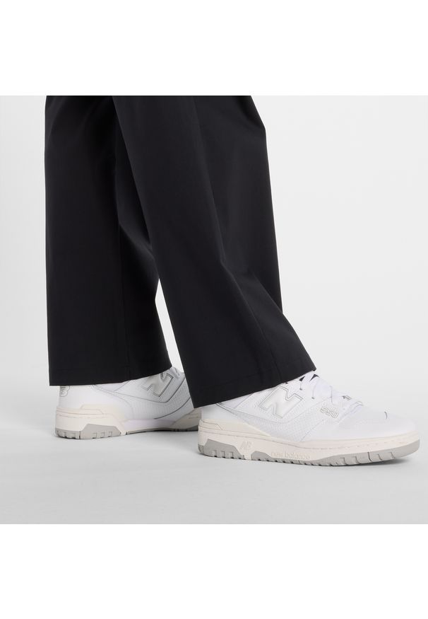 Spodnie męskie New Balance MP51563BK – czarne. Kolor: czarny. Materiał: bawełna, materiał, nylon