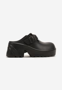 Born2be - Czarne Klapki na Grubej Podeszwie z Klamrą Ralunella. Okazja: na co dzień, na spacer. Kolor: czarny. Materiał: dresówka. Styl: klasyczny, elegancki, casual #5