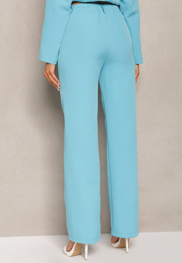 Renee - Niebieskie Spodnie Garniturowe z Lekko Rozszerzanymi Nogawkami Lienta. Okazja: na co dzień, do pracy, na spotkanie biznesowe. Kolor: niebieski. Materiał: koronka. Styl: casual, elegancki, biznesowy, klasyczny