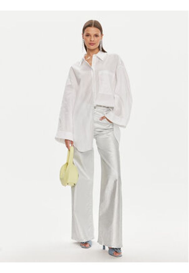 ViCOLO Koszula TB0945 Biały Relaxed Fit. Kolor: biały. Materiał: bawełna