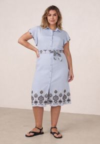 Born2be - Niebieska Wiskozowa Sukienka Koszulowa Zdobiona Haftem i Wiązanym Paskiem Telonesa. Okazja: na co dzień. Kolekcja: plus size. Kolor: niebieski. Materiał: wiskoza. Wzór: aplikacja, haft. Typ sukienki: koszulowe. Styl: casual #3