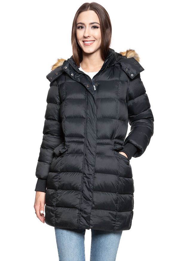 Mustang - DAMSKA KURTKA ZIMOWA MUSTANG Heidi H Longparka CAVIAR 1008260 4132. Materiał: guma, tkanina, futro, wełna, poliamid, jeans. Długość: krótkie. Wzór: aplikacja. Sezon: zima. Styl: retro, elegancki