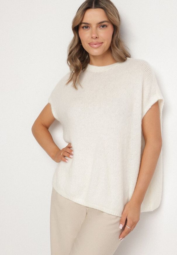 Born2be - Jasnobeżowy Sweter z Bawełną o Kroju Nietoperza Nilanissea. Okazja: na co dzień, do pracy, na spotkanie biznesowe. Kolor: beżowy. Materiał: bawełna. Styl: biznesowy, casual, elegancki