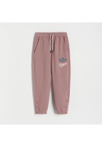 Reserved - Luźne spodnie dresowe - Fioletowy. Kolor: fioletowy. Materiał: dresówka #1