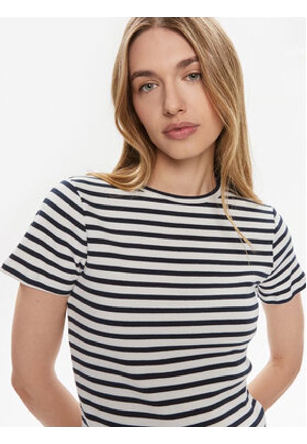 JDY T-Shirt Solar 15314449 Biały Regular Fit. Kolor: biały. Materiał: bawełna