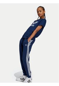 Adidas - adidas Spodnie dresowe Trefoil IY7486 Granatowy Regular Fit. Kolor: niebieski. Materiał: bawełna #5