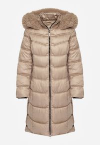 Born2be - Beżowa Pikowana Kurtka Płaszcz za Kolano z Kapturem i Futerkiem Naelora. Okazja: na spacer, na co dzień. Typ kołnierza: kaptur. Kolor: beżowy. Materiał: futro. Styl: casual, klasyczny #5