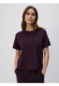 Reserved - T-shirt z modalem - ciemnofioletowy. Kolor: fioletowy. Materiał: dzianina