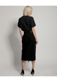 ONETEASPOON - Czarna spódnica jeansowa z rozcięciem. Okazja: do pracy. Kolor: czarny. Materiał: jeans. Wzór: aplikacja. Styl: rockowy, elegancki #3