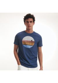 Reserved - T-shirt regular z nadrukiem - Granatowy. Kolor: niebieski. Wzór: nadruk