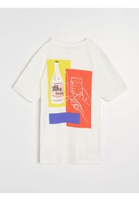 Sinsay - Bawełniana koszulka z nadrukiem - kremowy. Kolor: kremowy. Materiał: bawełna. Wzór: nadruk #1