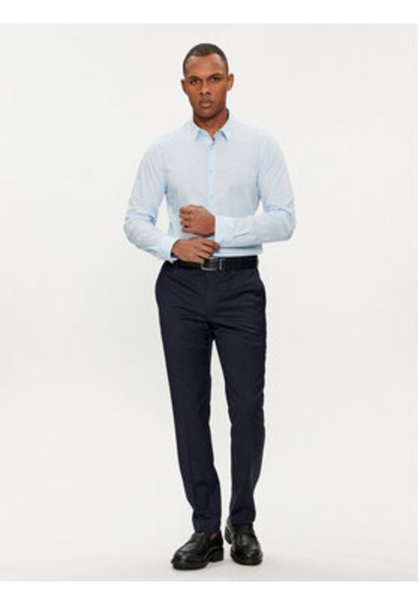 Calvin Klein Koszula K10K110856 Błękitny Slim Fit. Kolor: niebieski. Materiał: bawełna