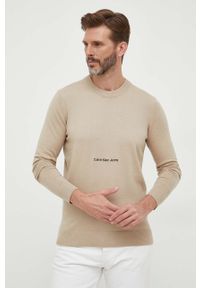 Calvin Klein Jeans sweter bawełniany kolor beżowy lekki. Kolor: beżowy. Materiał: bawełna. Wzór: aplikacja. Styl: klasyczny #2