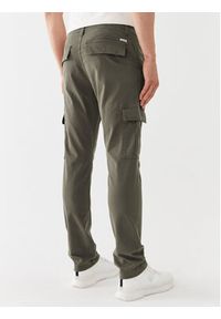 Guess Spodnie materiałowe M2GB27 WCNZ0 Zielony Slim Fit. Kolor: zielony. Materiał: bawełna