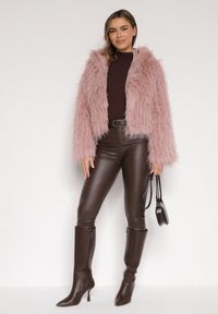 Born2be - Różowa Kurtka Futerko na Suwak z Kapturem Zetale. Okazja: na spacer. Typ kołnierza: kaptur. Kolor: różowy. Materiał: futro. Wzór: gładki #5