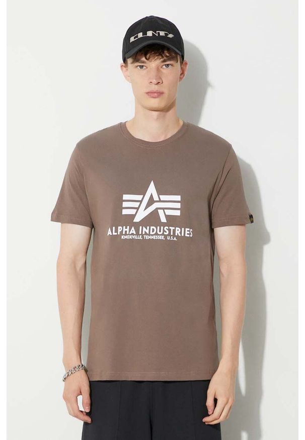 Alpha Industries t-shirt bawełniany Basic T-Shirt męski kolor beżowy z nadrukiem 100501.183. Kolor: beżowy. Materiał: bawełna. Długość rękawa: krótki rękaw. Długość: krótkie. Wzór: nadruk. Styl: klasyczny