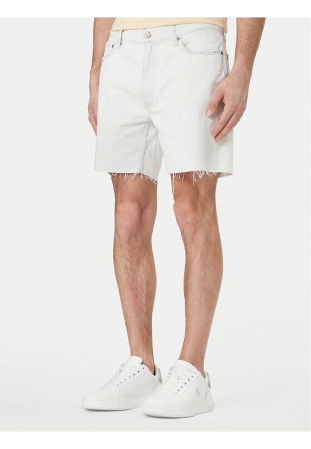 Calvin Klein Jeans Szorty jeansowe Classic LV04RF787G Écru Regular Fit. Materiał: bawełna