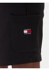 Tommy Jeans Szorty sportowe Badge DM0DM18479 Czarny Regular Fit. Kolor: czarny. Materiał: bawełna. Styl: sportowy #4