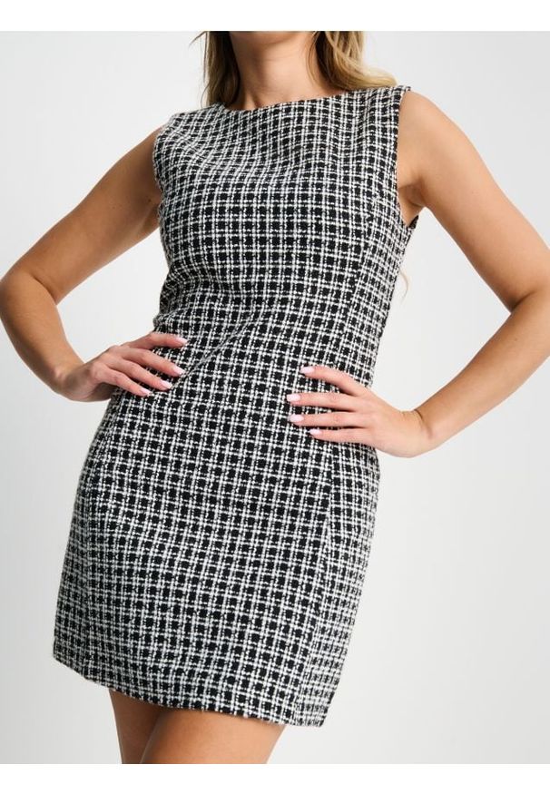 Sinsay - Sukienka w pepitkę - wielobarwny. Długość rękawa: bez rękawów. Typ sukienki: ołówkowe