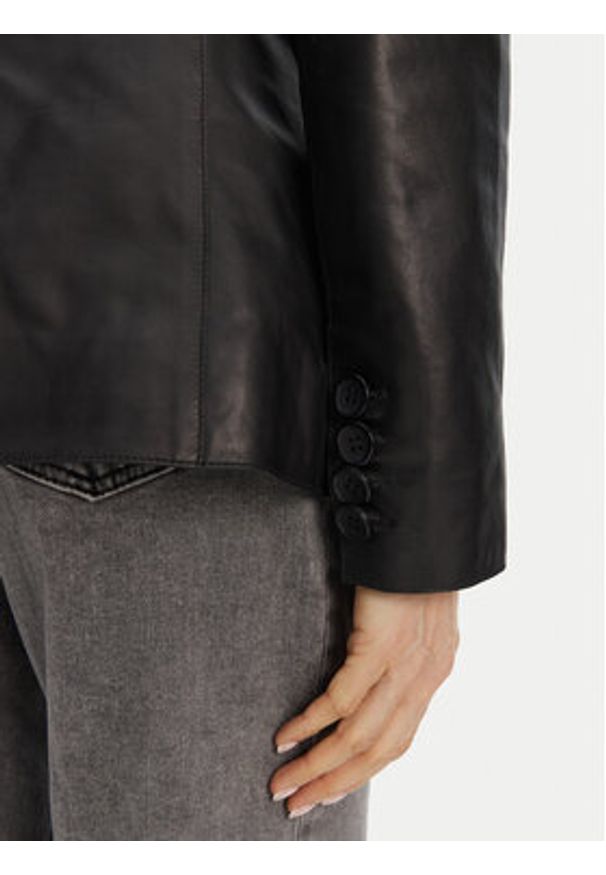 Serge Pariente Kurtka skórzana Caprice Czarny Slim Fit. Kolor: czarny. Materiał: skóra
