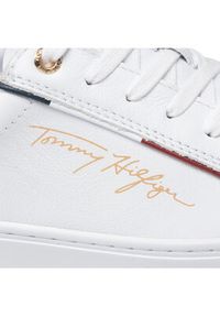 TOMMY HILFIGER - Tommy Hilfiger Sneakersy Signature Sneaker FW0FW06322 Biały. Kolor: biały. Materiał: skóra