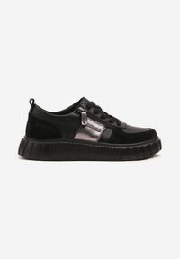 Renee - Czarne Sneakersy ze Skóry Naturalnej z Metalicznym Zdobieniem Zorentee. Okazja: na co dzień, na spacer. Kolor: czarny. Materiał: skóra. Wzór: aplikacja. Sport: turystyka piesza