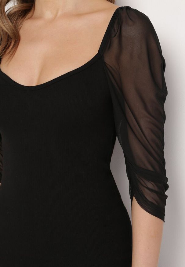 Born2be - Czarna Bawełniana Dopasowana Sukienka Mini z Przeźroczystymi Rękawami 3/4 Ferdiana. Okazja: na imprezę. Kolor: czarny. Materiał: bawełna. Typ sukienki: dopasowane. Styl: elegancki. Długość: mini