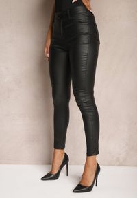 Renee - Czarne Spodnie Skinny High Waist z Dodatkiem Bawełny z Ekoskóry Nevitae. Okazja: na co dzień. Stan: podwyższony. Kolor: czarny. Materiał: bawełna. Styl: elegancki, casual #5